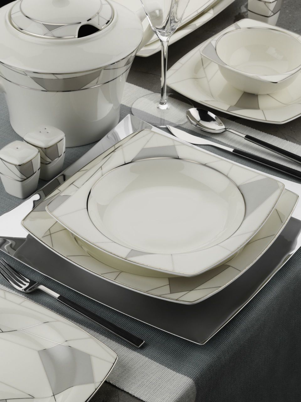 Kütahya Porselen Bone Mare 62 Parça 10640 Desen Platin Yemek Takımı