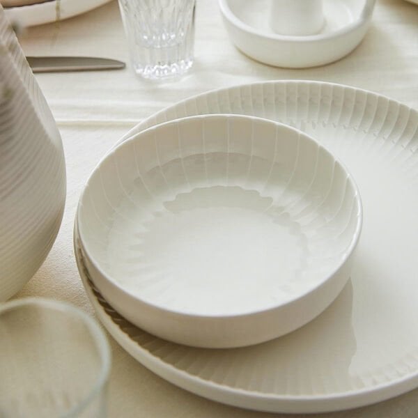 Kütahya Porselen Bone Crest 24 Parça 6 Kişilik Yemek Takımı Sade
