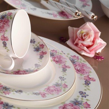 Kütahya Porselen Bone China 84 Parça 25138 Desenli Yemek Takımı