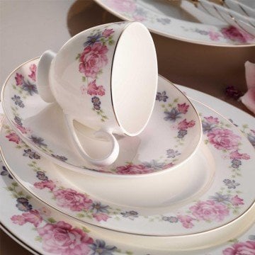 Kütahya Porselen Bone China 84 Parça 25138 Desenli Yemek Takımı