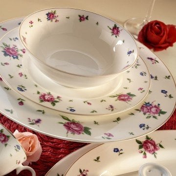 Kütahya Porselen Bone China 84 Parça 25140 Desenli Yemek Takımı
