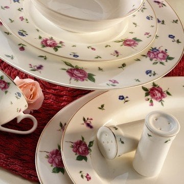 Kütahya Porselen Bone China 84 Parça 25140 Desenli Yemek Takımı