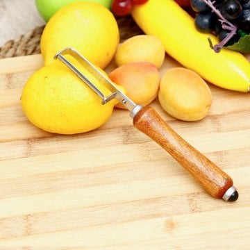 Fecra Ahşap Saplı Meyve ve Sebze Soyacağı