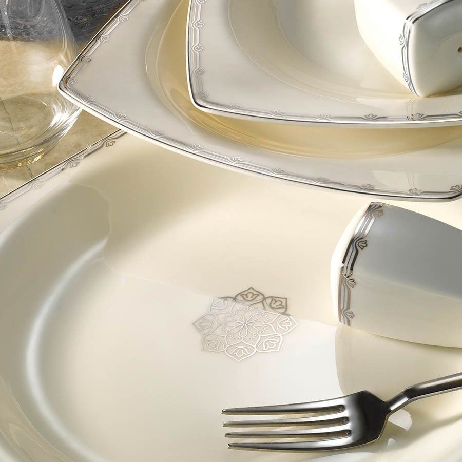 Kütahya Porselen Bone Mare 62 Parça 1139720 Desen Platin Fileli Yemek Takımı