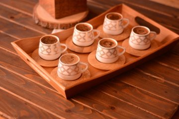 Bambum Hanedan 6 Kişilik Kahve Takımı Desen Altlıklı
